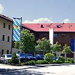 Und Landgasthof Altwirt 4*