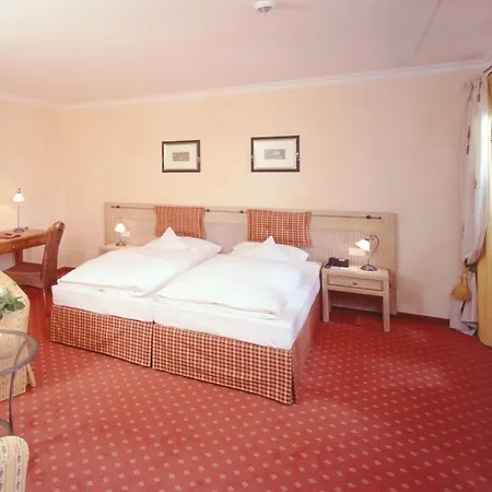 Und Landgasthof Altwirt Hotel 4*