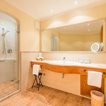 Und Landgasthof Altwirt Hotel 4*