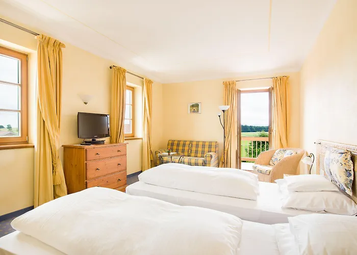 Und Landgasthof Altwirt 4* Großhartpenning