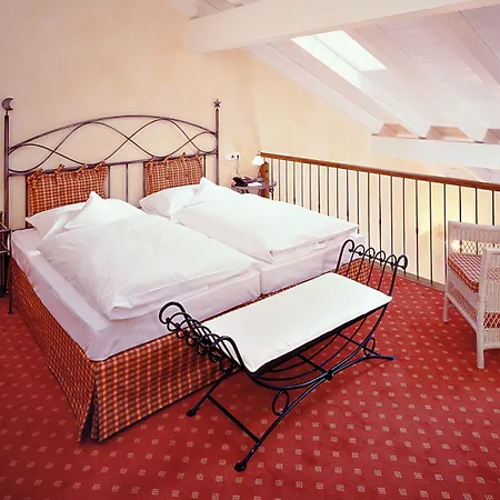 Und Landgasthof Altwirt 4*