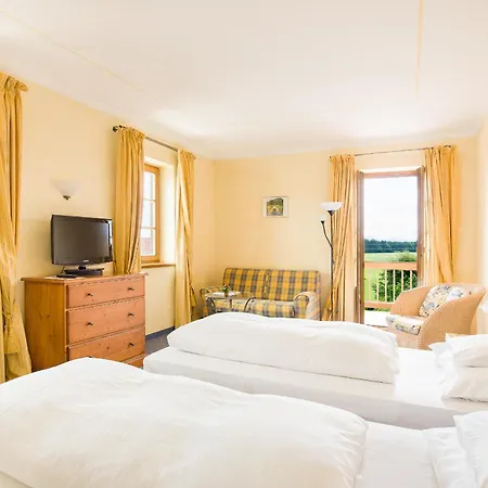 Und Landgasthof Altwirt 4*