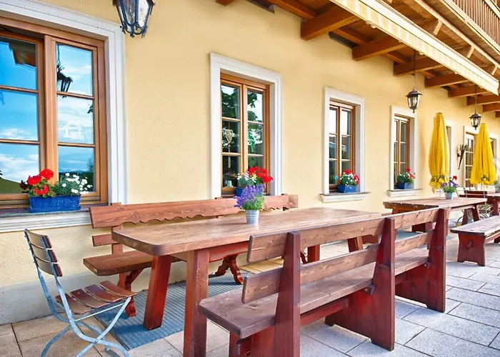 Und Landgasthof Altwirt 4* Großhartpenning