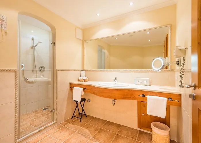 Und Landgasthof Altwirt Hotel 4*